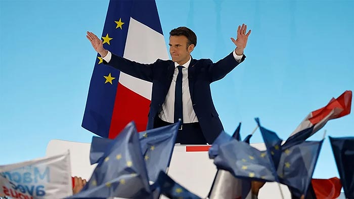 MACRON1.jpg