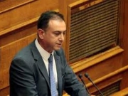 Η κυβέρνηση προκλητικά αυξάνει μισθούς μετακλητών