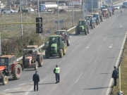 Νέο αγροτικό μπλόκο στην ΠΑΘΕ στο ύψος του Πλατυκάμπου