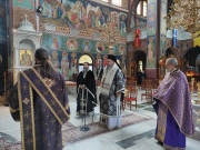 Τη Θεία Λειτουργία των Προηγιασμένων Δώρων τέλεσε χθες ο Σεβ. Μητροπολίτης  Ιερώνυμος στον Ιερό Ναό Αγίου Αχιλλίου Λαρίσης