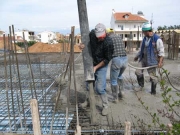 Συρρικνώνεται η οικοδομή στη Θεσσαλία