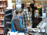 Την αύξηση της επιδότησης ρεύματος, θέρμανσης και του κατώτατου μισθού, αλλά και μείωση ΦΠΑ σε σειρά προϊόντων περιλαμβάνει το πλέγμα προτάσεων του ΟΕΕ 