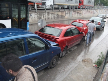 Κυκλοφοριακό κομφούζιο στην υπόγεια της Φαρσάλων