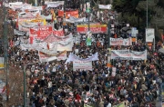 Σε ένα ρεύμα οι πορείες διαμαρτυρίες