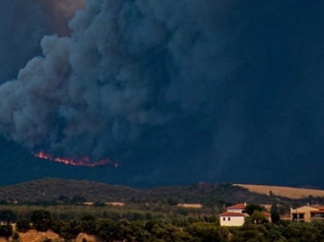 Μαίνεται η φωτιά  στην Αλεξανδρούπολη