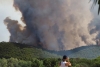 Μαίνεται η σφοδρή  πυρκαγιά στην Κυανή Ακτή