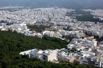 «Η μεσαία τάξη εξοντώνεται από τη φορολογία ακινήτων»