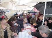 Γλέντια και…φασολάδες μέσα στη βροχή στην Ελασσόνα!