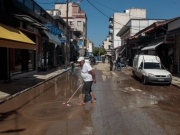 Οι πλημμύρες ήρθαν να... αποτελειώσουν τους εμπόρους