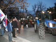 Τα τρακτέρ κατέλαβαν την πλατεία της Λάρισας, την Κυριακή στα Τέμπη