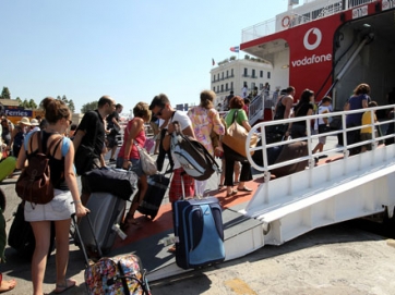 Αυξημένη κίνηση και επιφυλακή στα λιμάνια