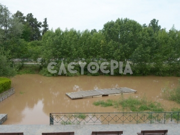 Φεύγει το λιμανάκι...