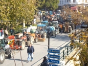 Βγαίνουν τα τρακτέρ στις πλατείες των χωριών