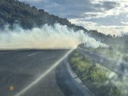 Φορτηγό άρπαξε φωτιά εν κινήσει