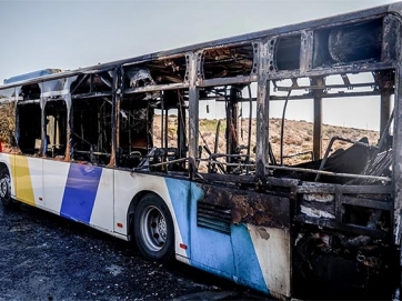 Λεωφορείο στις φλόγες στη λεωφόρο Ποσειδώνος