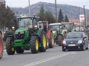 Απέκλεισαν με τρακτέρ  την Περιφέρεια  Δυτ. Μακεδονίας