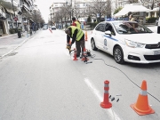 Φιλικό κέντρο με κορύνες στους δρόμους