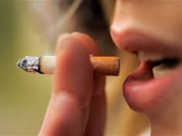 Πρόστιμο έως 500 ευρώ για κάπνισμα στο Δημόσιο