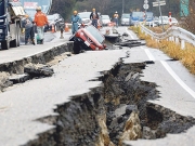 Στο έλεος του χιονιά μετά τα 7,5 Ρίχτερ