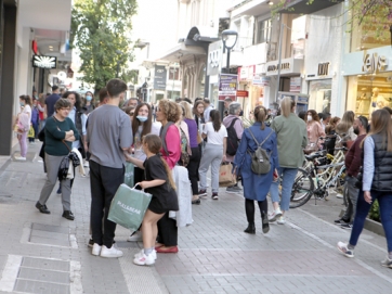 Σε πασχαλινούς ρυθμούς με ...μικρό καλάθι κινείται η αγορά της Λάρισας