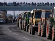 Στο μπλόκο Νίκαιας και Τυρναβίτες αγρότες